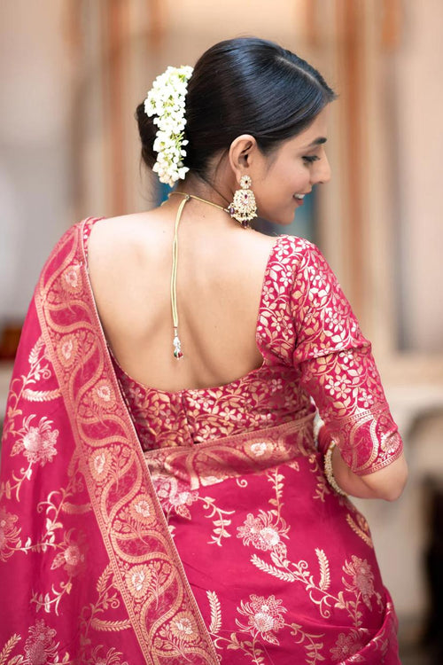 Load image into Gallery viewer, Chatoyant Dark Pink Soft Silk Saree With Chatoyant Blouse Piece
