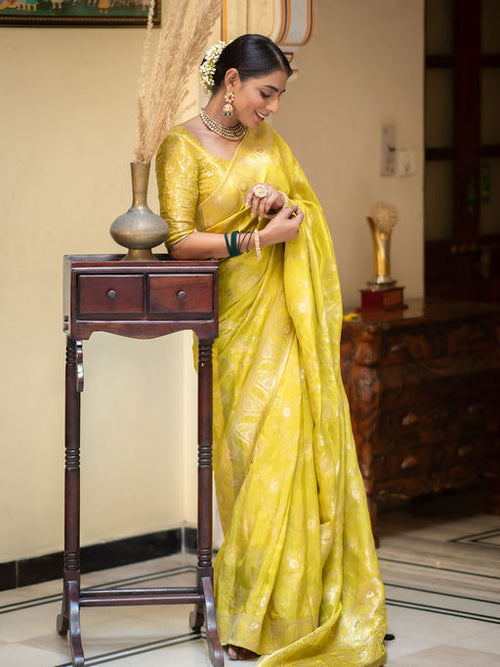 Load image into Gallery viewer, Traditional Yellow Soft Silk Saree With Twirling Blouse Piece
