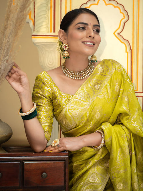 Load image into Gallery viewer, Traditional Yellow Soft Silk Saree With Twirling Blouse Piece
