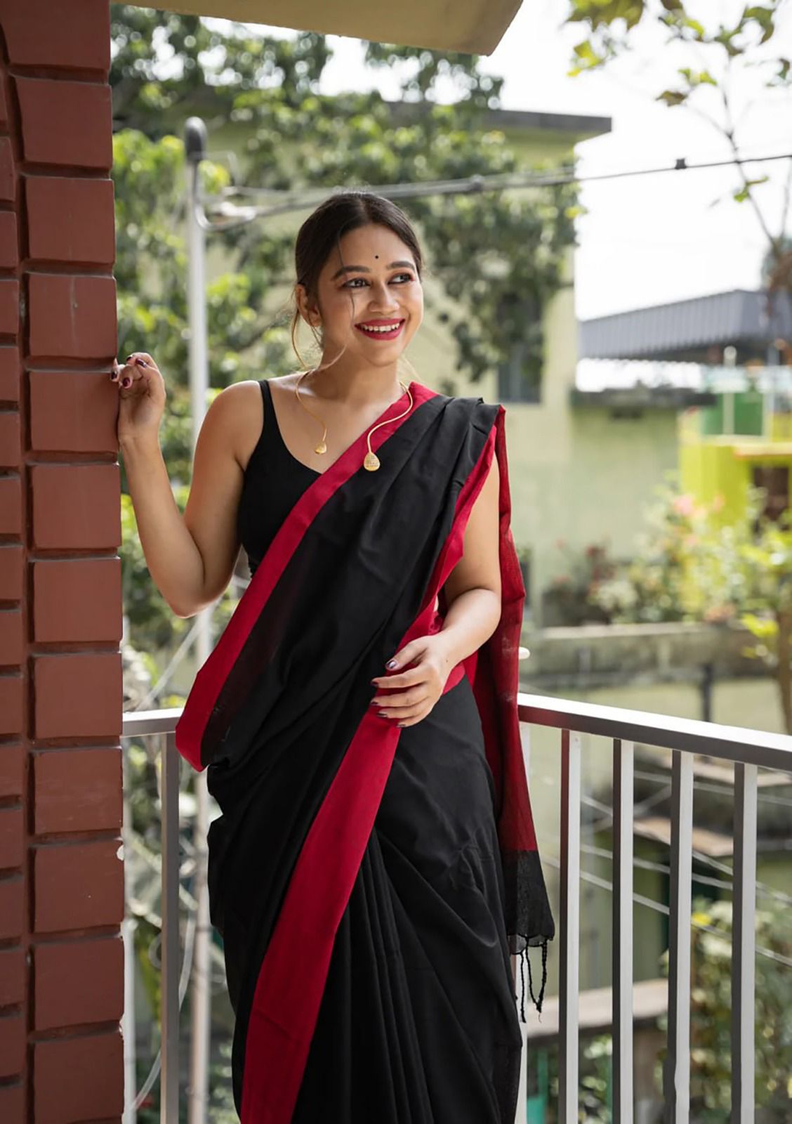 Beautiful Black Cotton Silk Saree With Designer Blouse Piece