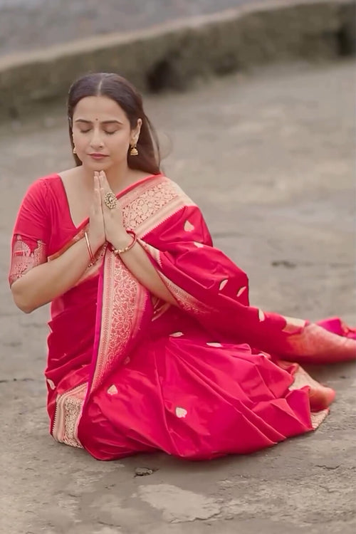 Load image into Gallery viewer, Tempting Dark Pink Soft Silk Saree With Vivacious Blouse Piece
