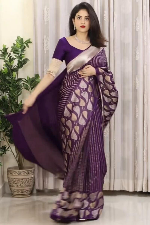 Load image into Gallery viewer, Sempiternal Purple Soft Silk Saree With Lassitude Blouse Piece
