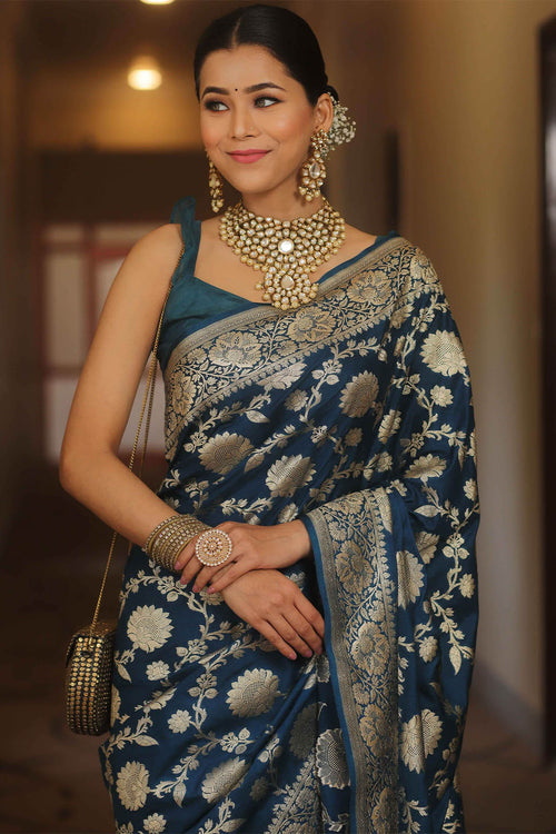 Load image into Gallery viewer, Desultory Navy Blue Soft Silk Saree With Lissome Blouse Piece
