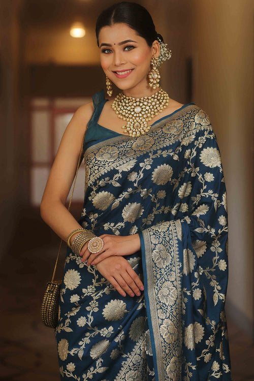 Load image into Gallery viewer, Desultory Navy Blue Soft Silk Saree With Lissome Blouse Piece
