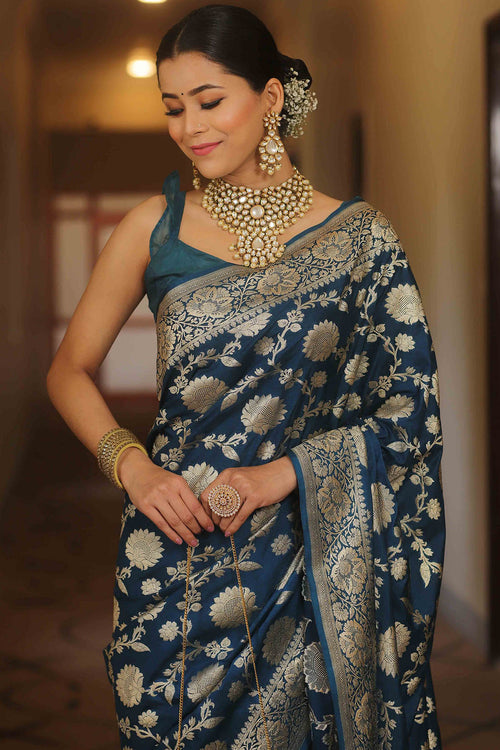 Load image into Gallery viewer, Desultory Navy Blue Soft Silk Saree With Lissome Blouse Piece
