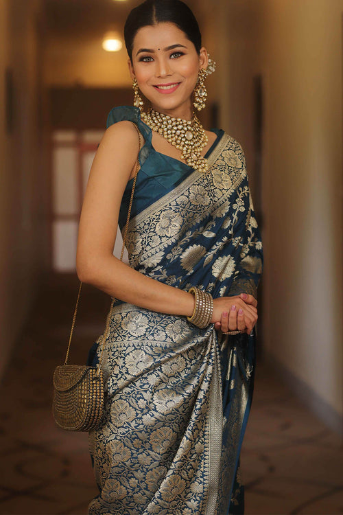 Load image into Gallery viewer, Desultory Navy Blue Soft Silk Saree With Lissome Blouse Piece
