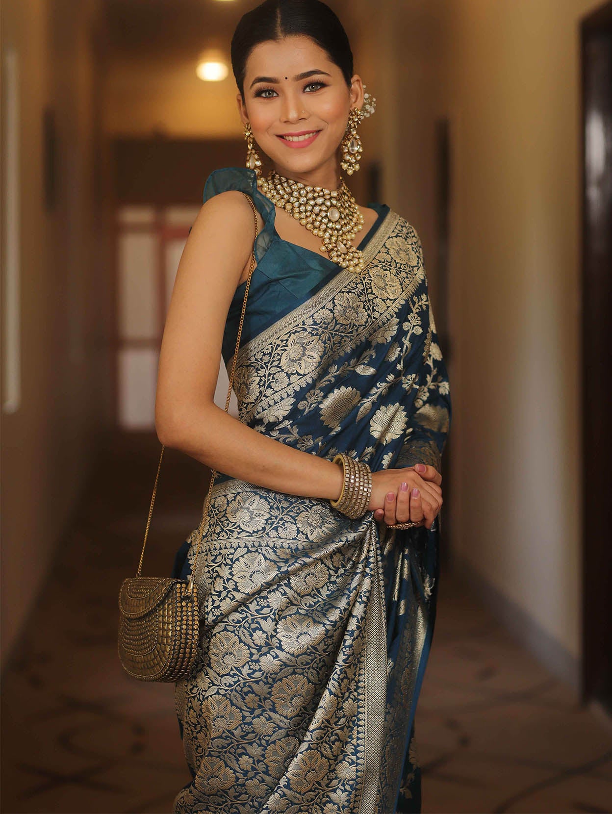 Desultory Navy Blue Soft Silk Saree With Lissome Blouse Piece