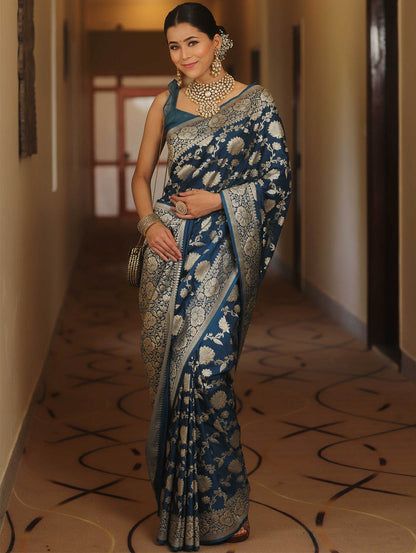 Desultory Navy Blue Soft Silk Saree With Lissome Blouse Piece