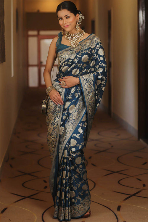 Load image into Gallery viewer, Desultory Navy Blue Soft Silk Saree With Lissome Blouse Piece
