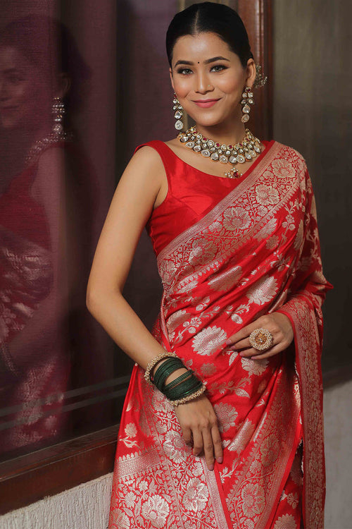 Load image into Gallery viewer, Sumptuous Red Soft Silk Saree With Symmetrical Blouse Piece
