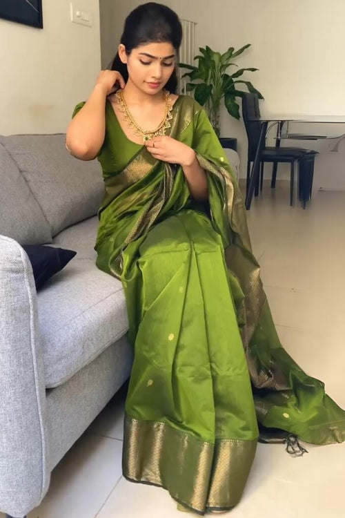 Load image into Gallery viewer, Seraglio Green Cotton Silk Saree With Magnificat Blouse Piece
