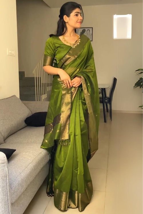 Load image into Gallery viewer, Seraglio Green Cotton Silk Saree With Magnificat Blouse Piece
