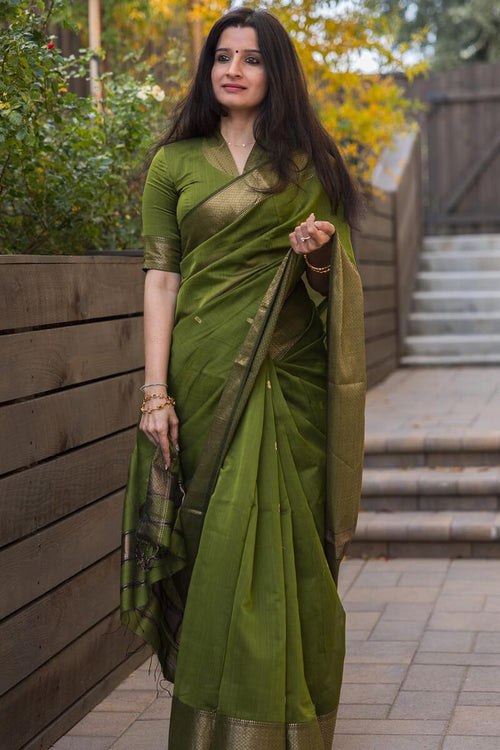 Load image into Gallery viewer, Lissome Green Cotton Silk Saree With Ratatouille Blouse Piece
