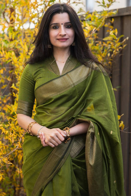 Load image into Gallery viewer, Lissome Green Cotton Silk Saree With Ratatouille Blouse Piece
