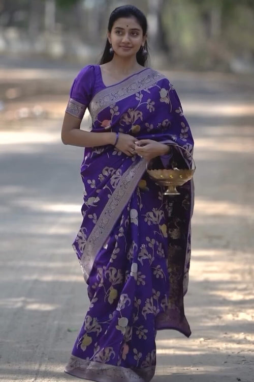 Load image into Gallery viewer, Angelic Purple Soft Silk Saree With Devastating Blouse Piece
