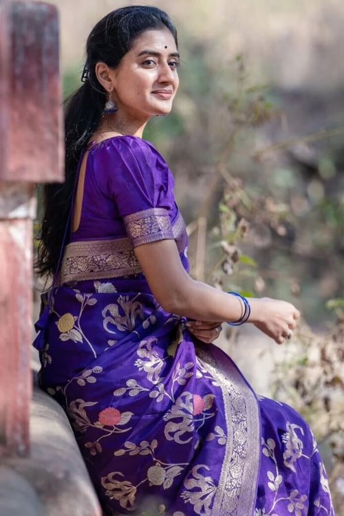 Load image into Gallery viewer, Angelic Purple Soft Silk Saree With Devastating Blouse Piece
