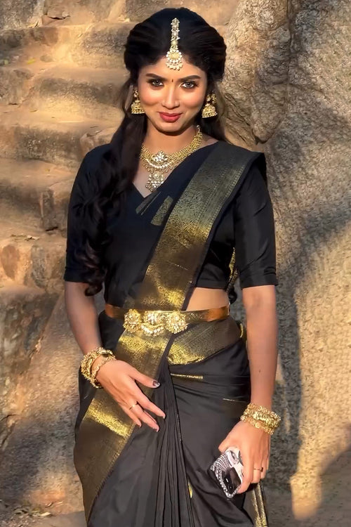 Load image into Gallery viewer, Classic Black Soft Silk Saree With Majesty Blouse Piece
