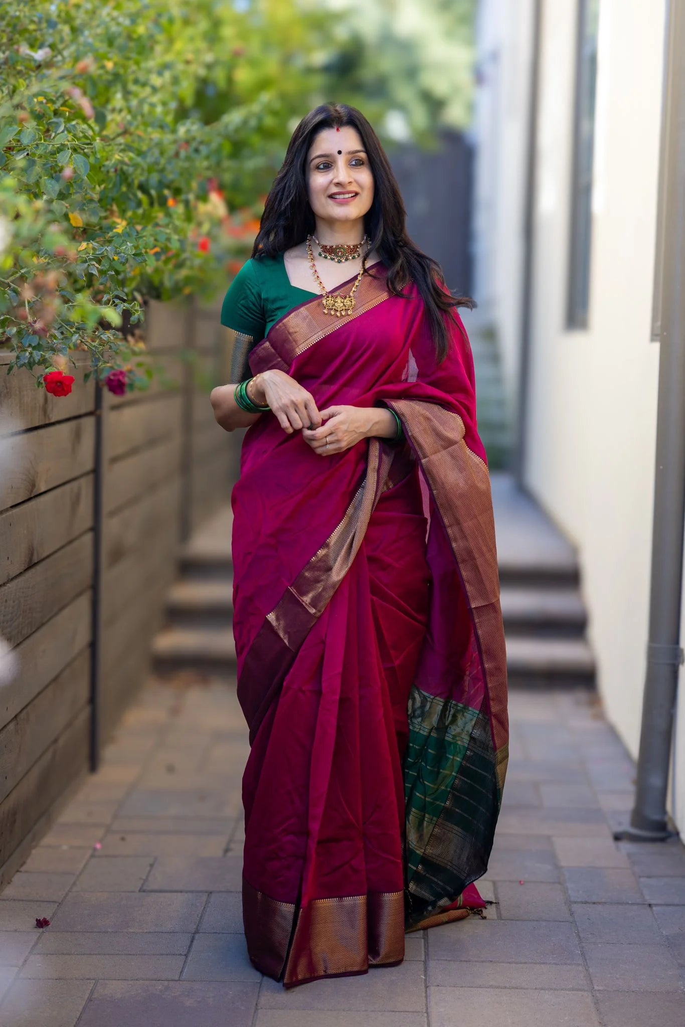 Innovative Dark Pink Soft Silk Saree With Staring Blouse Piece