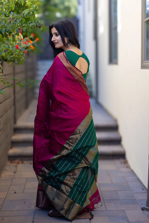 Load image into Gallery viewer, Innovative Dark Pink Soft Silk Saree With Staring Blouse Piece
