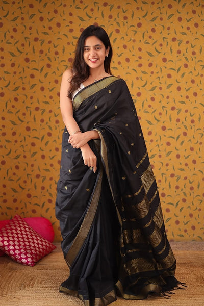 Beautiful Black Soft Silk Saree With Ravishing Blouse Piece