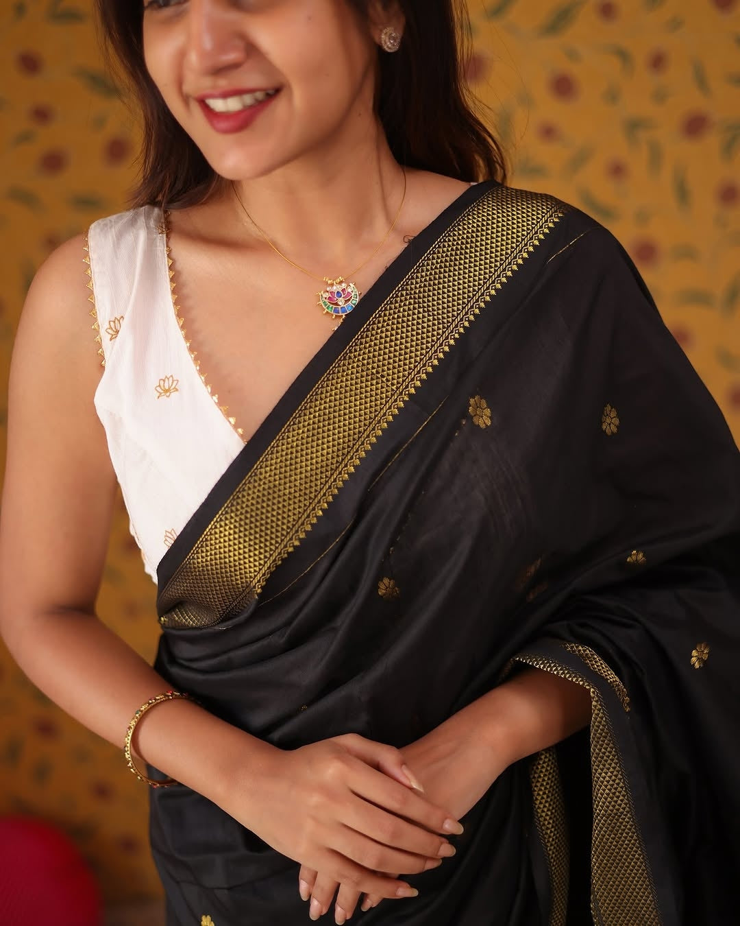 Beautiful Black Soft Silk Saree With Ravishing Blouse Piece