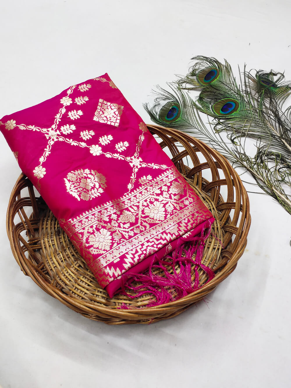 Majestic Dark Pink Pure Banarasi Silk Saree With Whimsical Blouse Piece