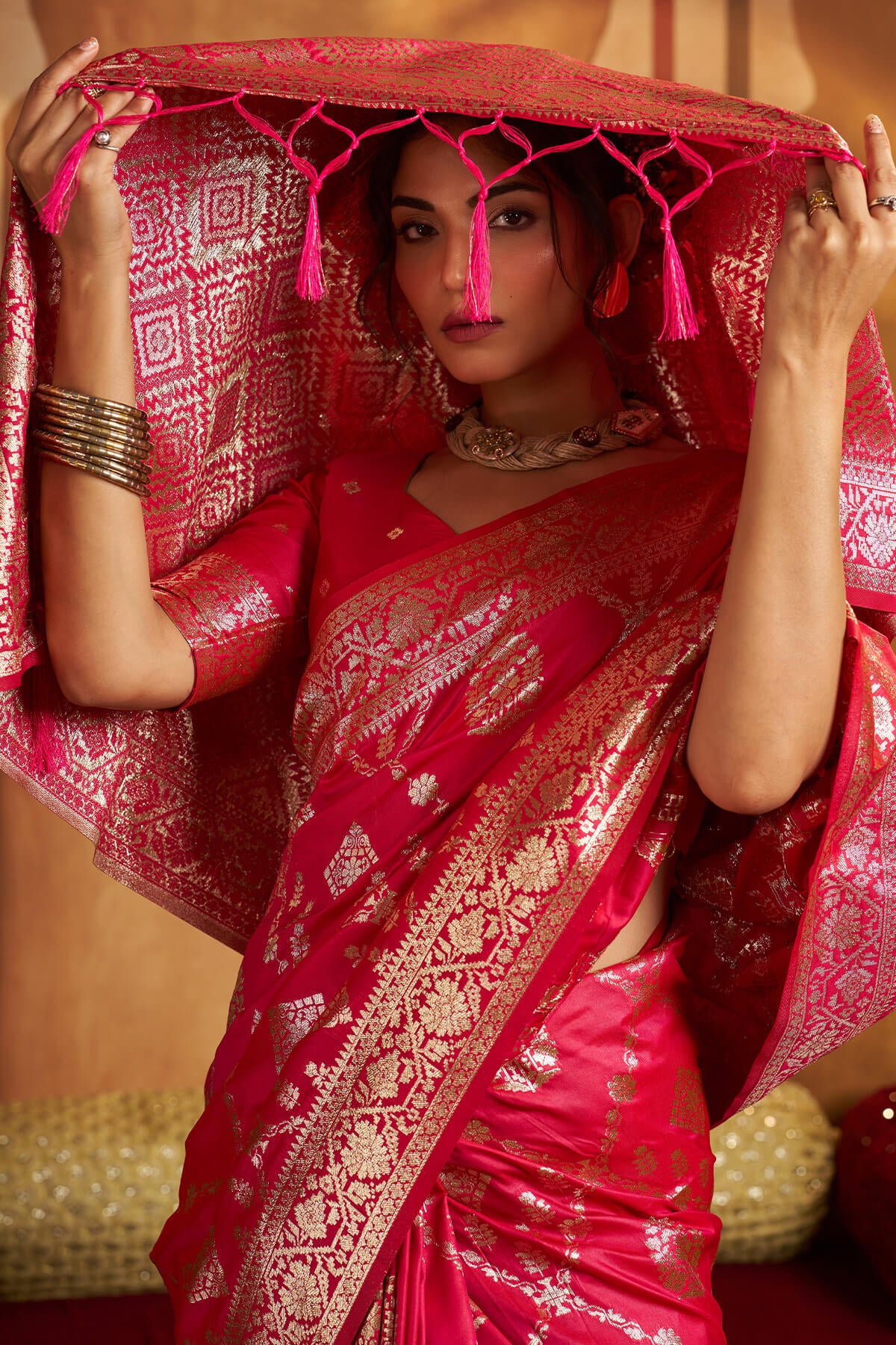 Majestic Dark Pink Pure Banarasi Silk Saree With Whimsical Blouse Piece