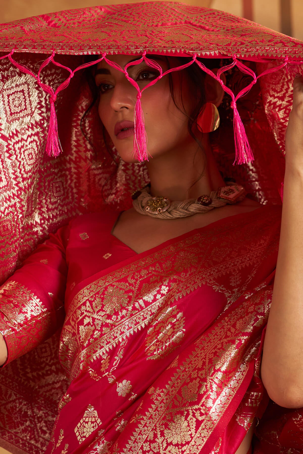 Majestic Dark Pink Pure Banarasi Silk Saree With Whimsical Blouse Piece