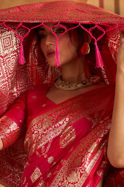 Majestic Dark Pink Pure Banarasi Silk Saree With Whimsical Blouse Piece