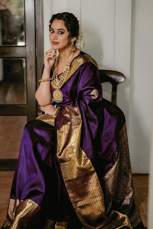 Load image into Gallery viewer, Evocative Purple Soft Banarasi Silk Saree With Piquant Blouse Piece

