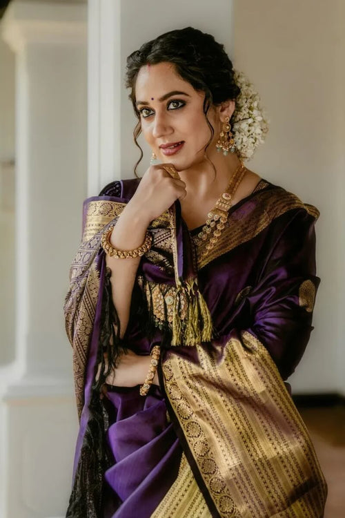 Load image into Gallery viewer, Evocative Purple Soft Banarasi Silk Saree With Piquant Blouse Piece
