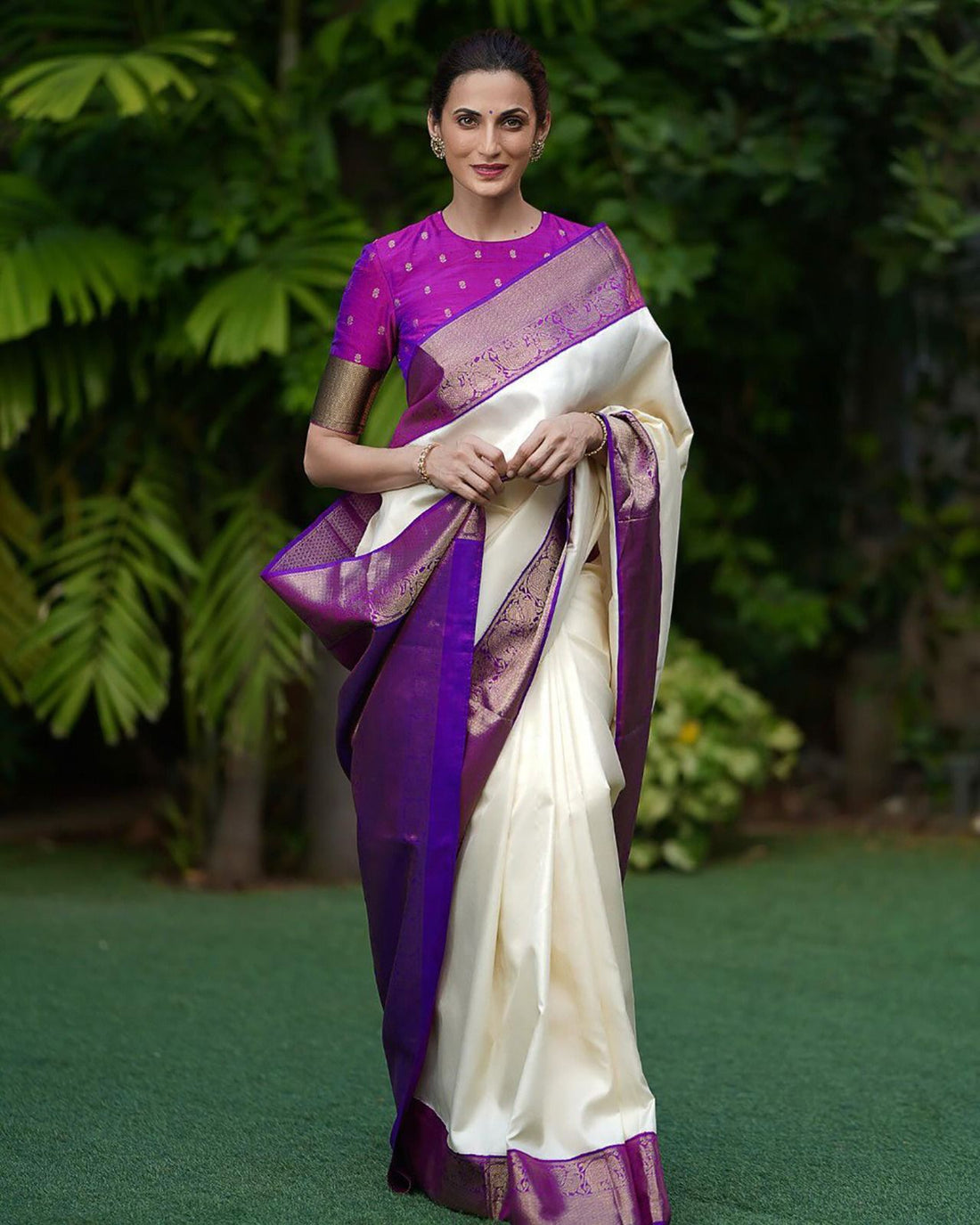 Classic Beige Soft Silk Saree With Conflate Blouse Piece