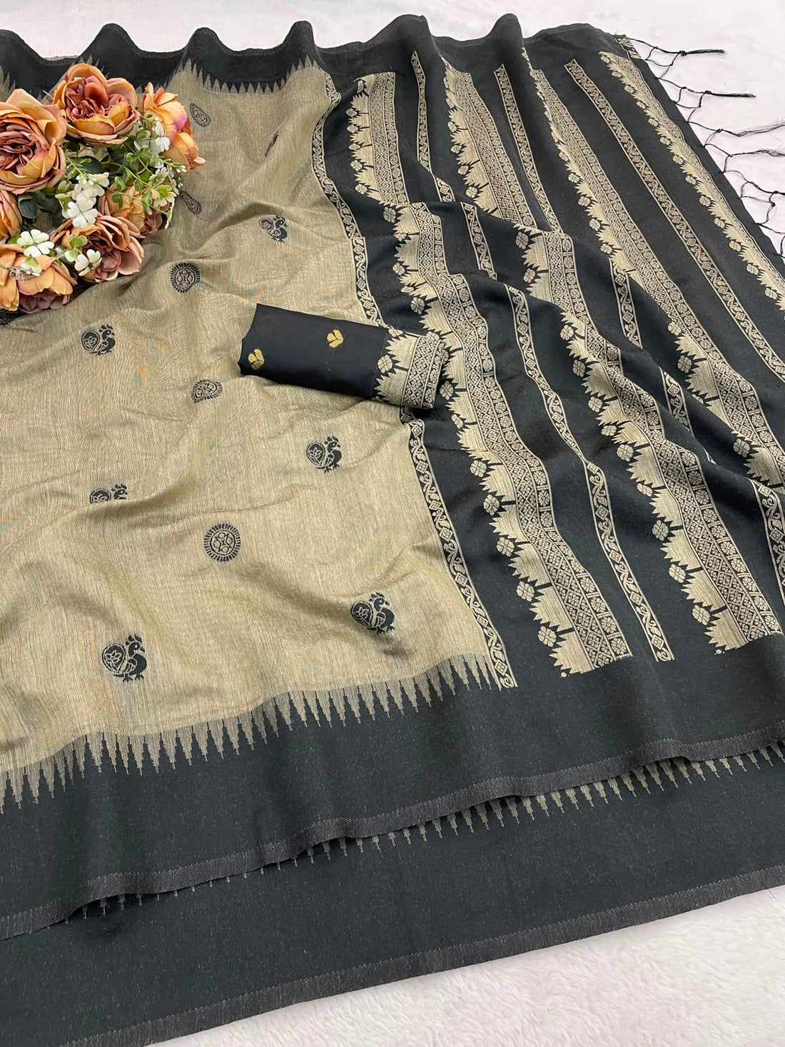 Scrumptious Beige Cotton Silk Saree With Staring Blouse Piece