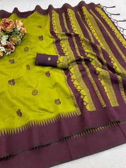 Arresting Green Cotton Silk Saree With Brood Blouse Piece