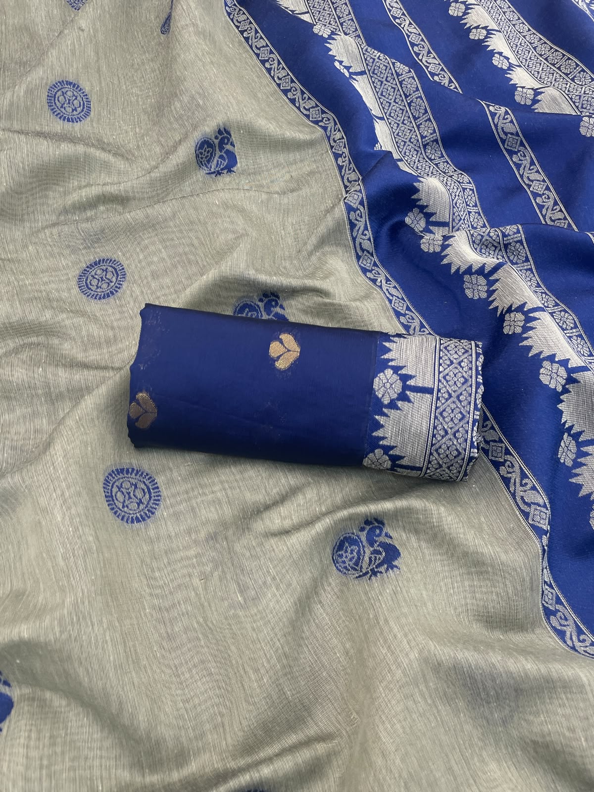 Sensational Grey Cotton Silk Saree With Nemesis Blouse Piece