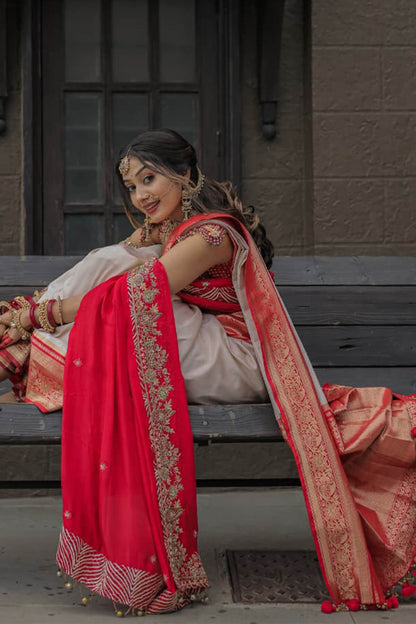 Profuse Off White Soft Silk Saree With Unique Blouse Piece