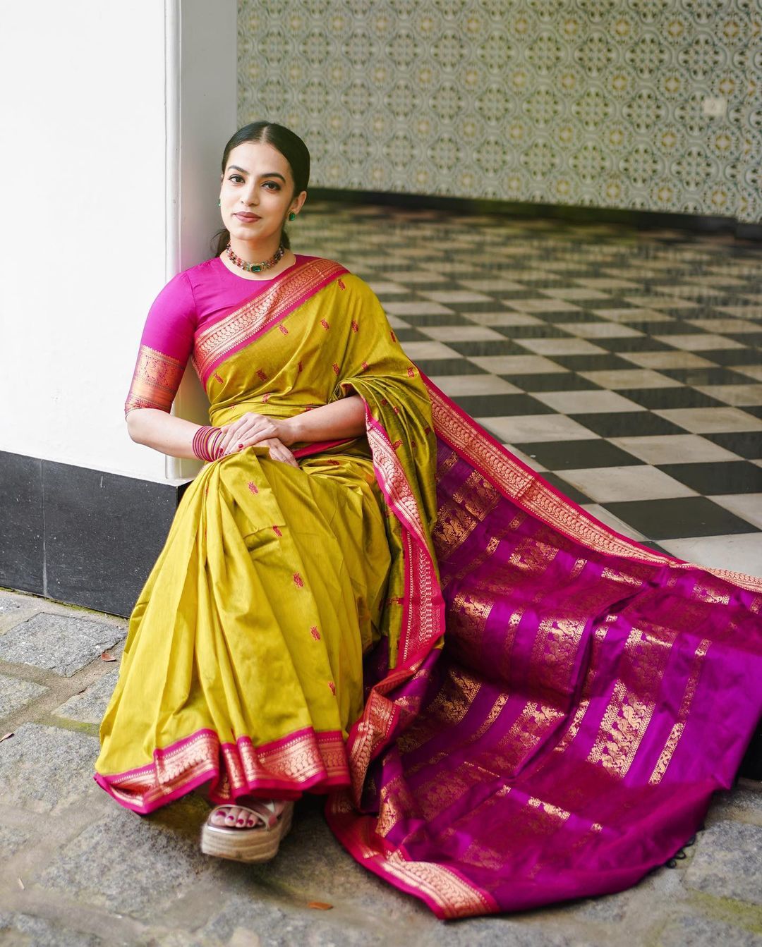 Elegant Mustard Soft Banarasi Silk Saree With Amazing Blouse Piece