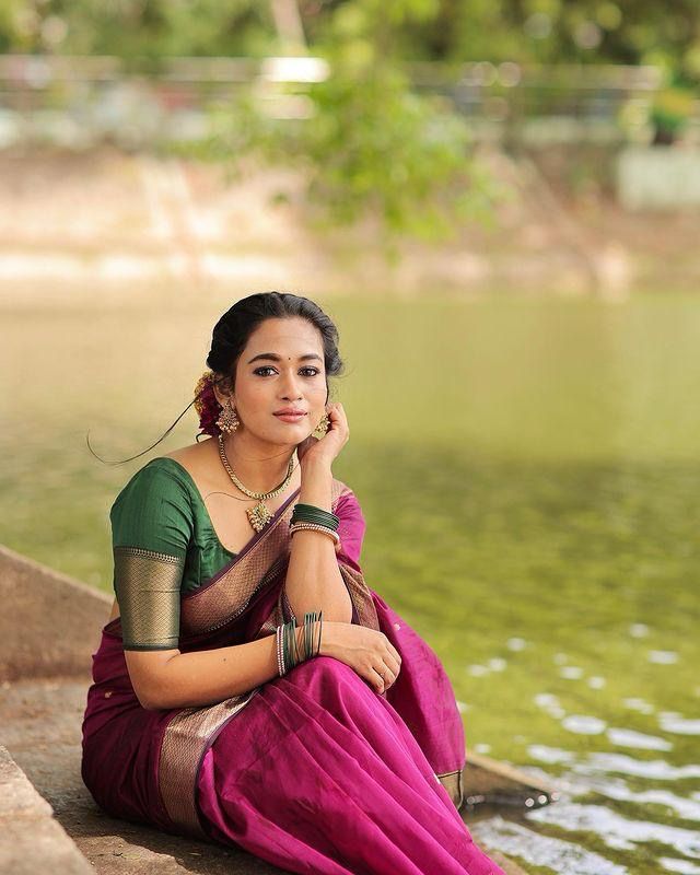 Desirable Dark Pink Soft Silk Saree With Effulgent Blouse Piece