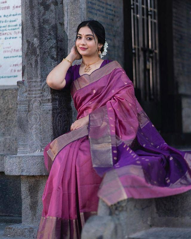 Angelic Lavendor Soft Silk Saree With Scrupulous Blouse Piece