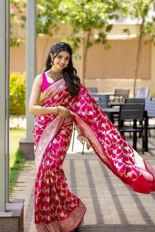 Load image into Gallery viewer, Sophisticated Dark Pink Soft Silk Saree With Gratifying Blouse Piece
