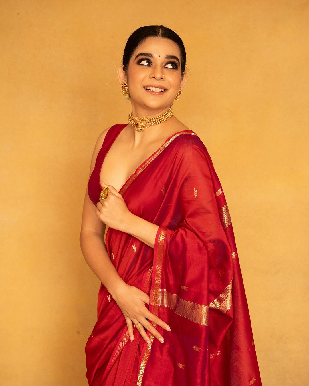 Imaginative Red Cotton Silk Saree With Aplomb Blouse Piece