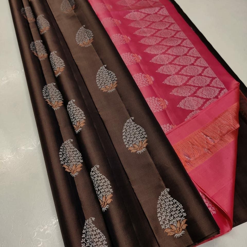 Inspiring Brown Soft Silk Saree With Lustrous Blouse Piece