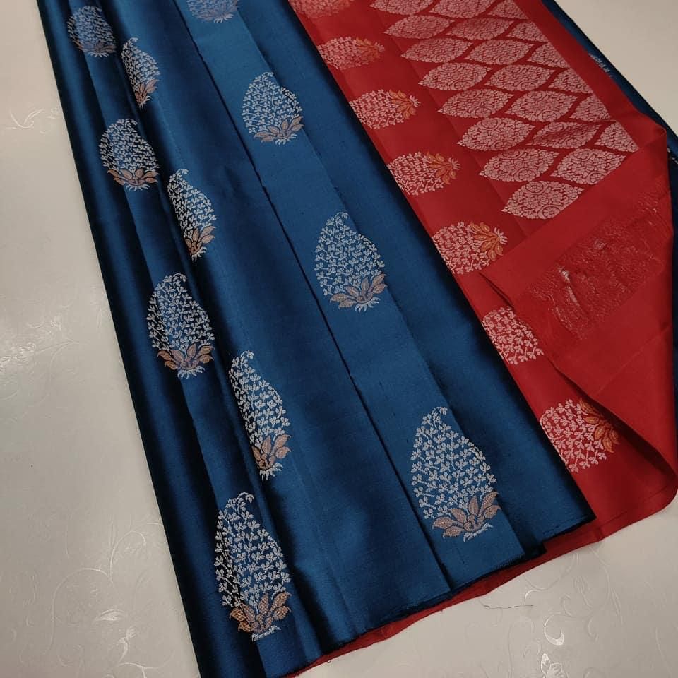 Pretty Navy Blue Soft Silk Saree With Luminous Blouse Piece