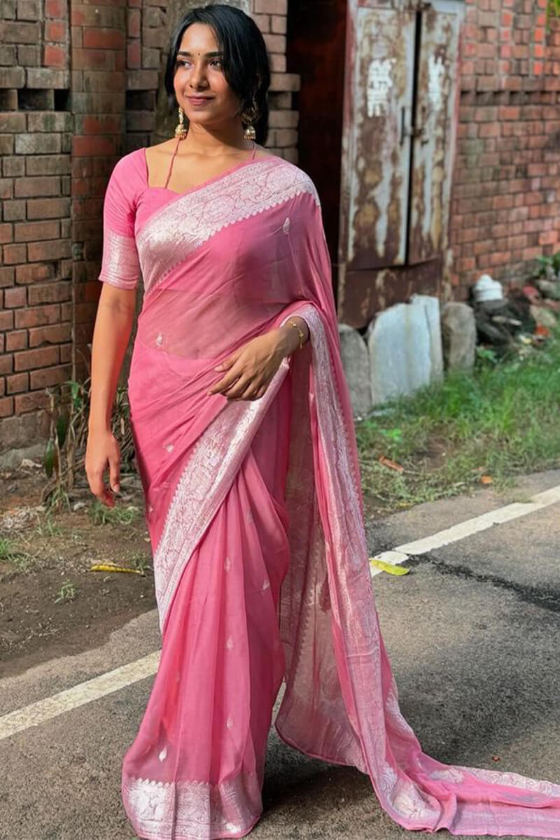 Pulsating Pink Cotton Silk Saree With Pleasurable Blouse Piece