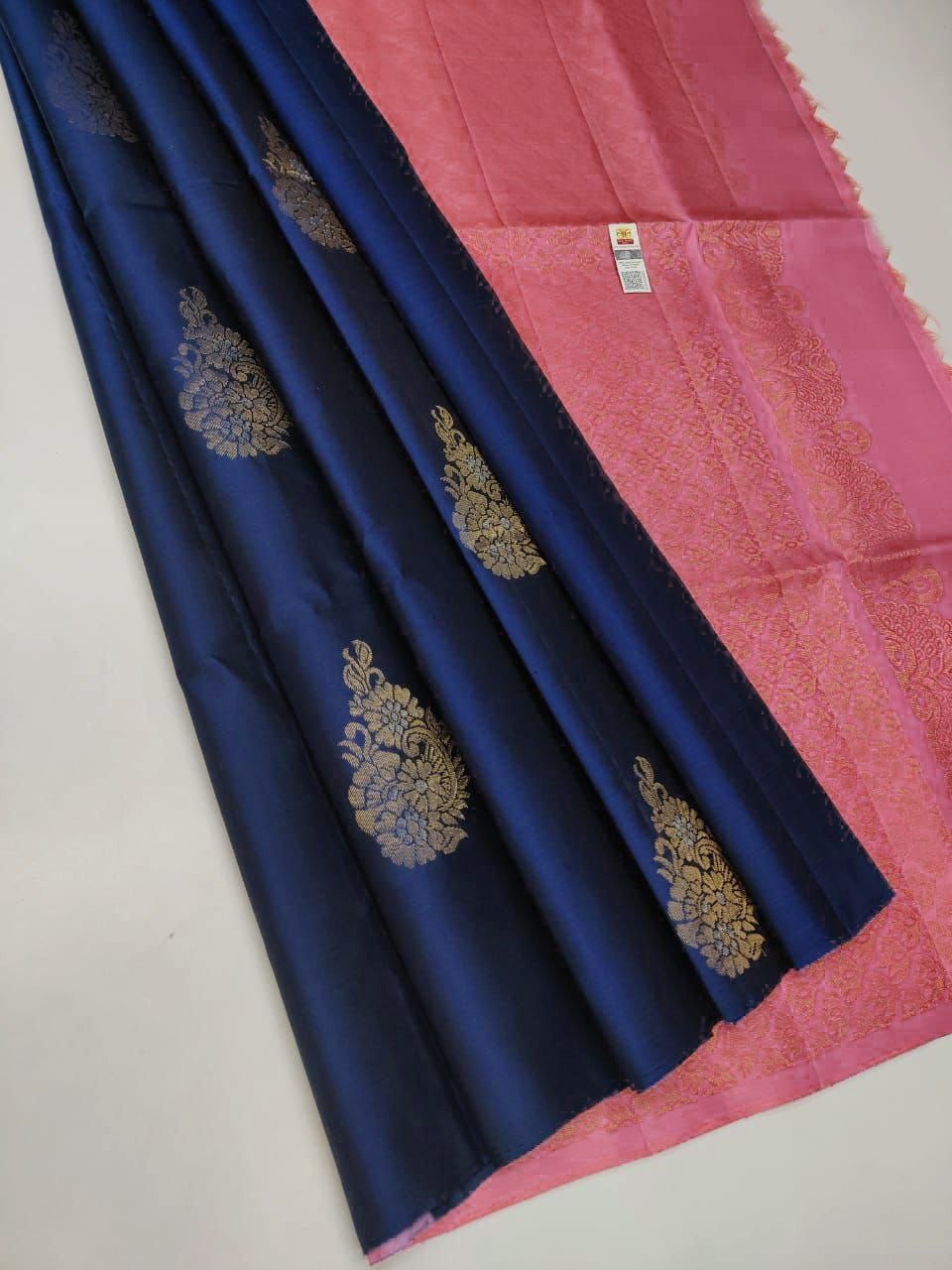 Propinquity Navy Blue Soft Silk Saree With Redolent Blouse Piece