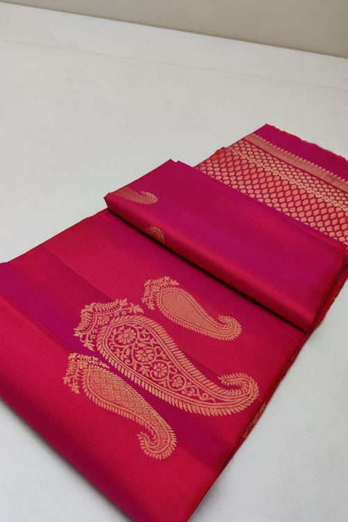 Load image into Gallery viewer, Bucolic Dark Pink Soft Silk Saree With Evanescent Blouse Piece
