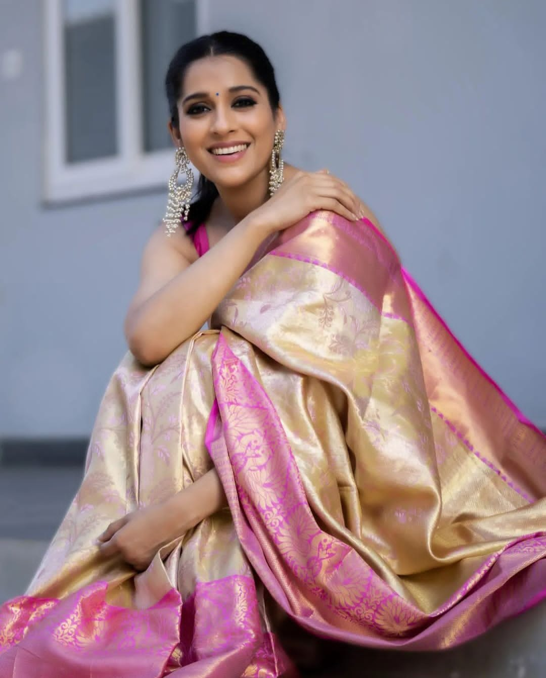 Snappy Beige Soft Silk Saree With Staggering Blouse Piece