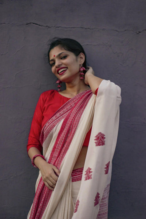 Load image into Gallery viewer, Elegant Off White Cotton Silk Saree With Demanding Blouse Piece
