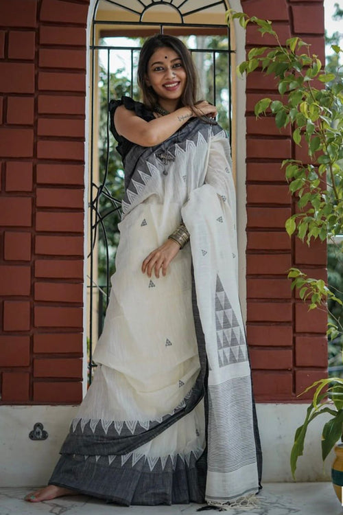 Load image into Gallery viewer, Flaunt Off White Cotton Silk Saree With Blooming Blouse Piece
