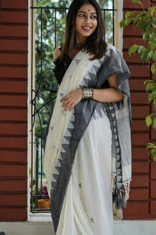 Load image into Gallery viewer, Flaunt Off White Cotton Silk Saree With Blooming Blouse Piece
